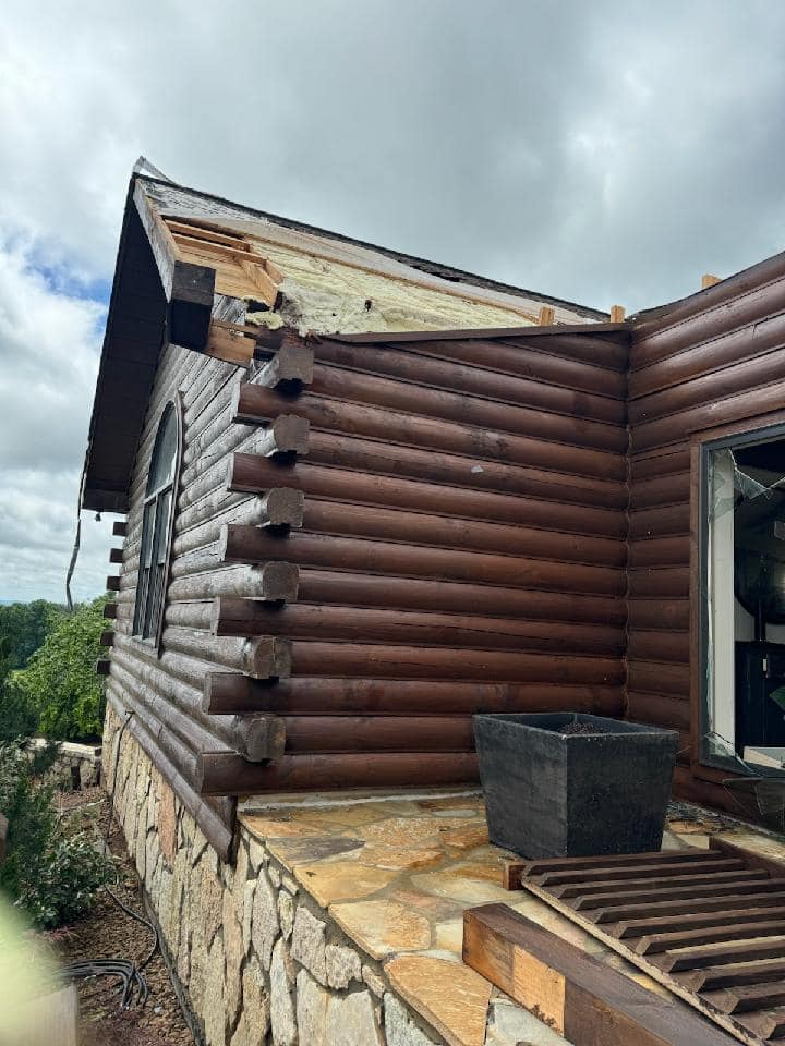 Mark Champion Log Home Stands Up to Extreme Weather